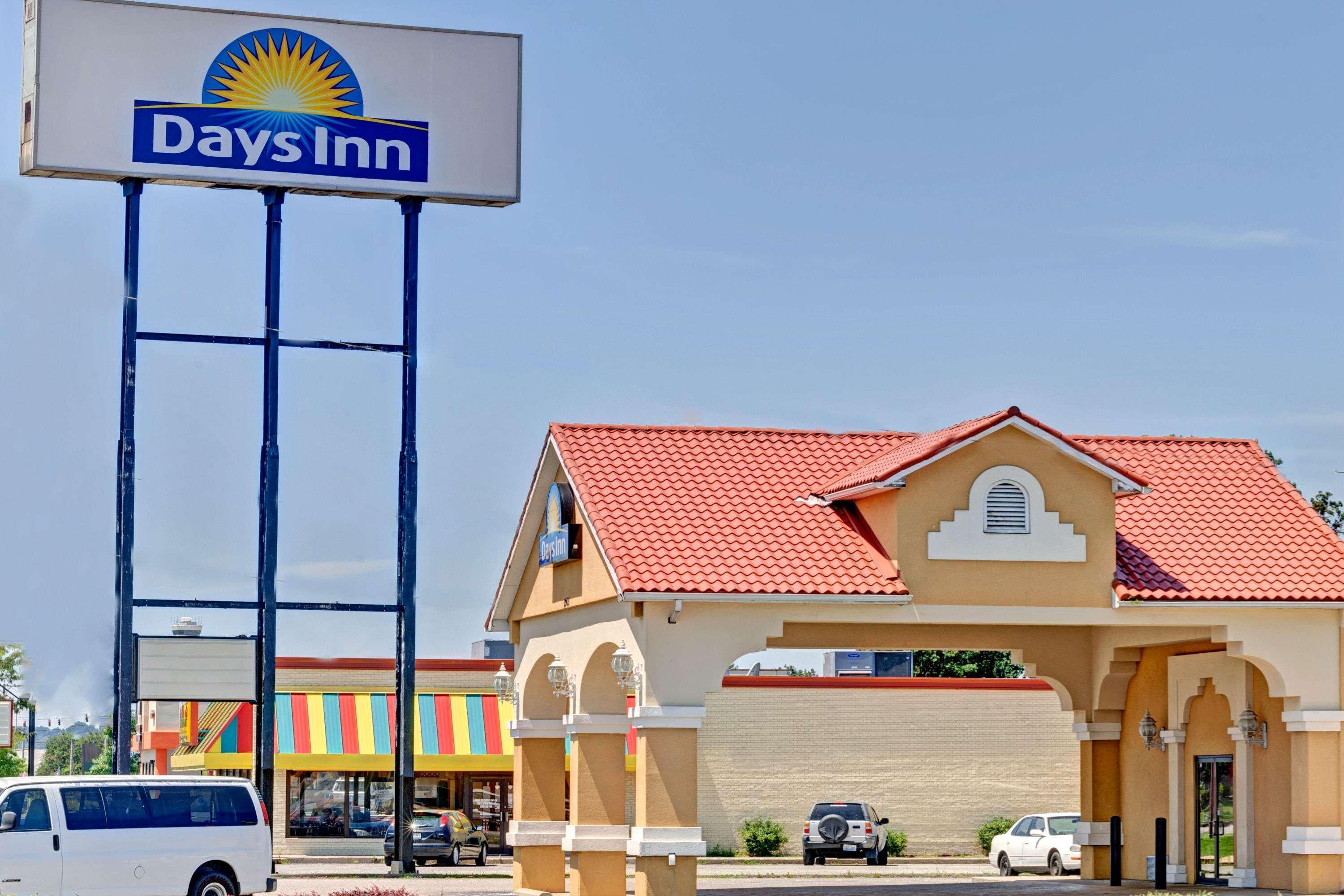 Days Inn By Wyndham Louisville Airport Fair And Expo Center Kültér fotó