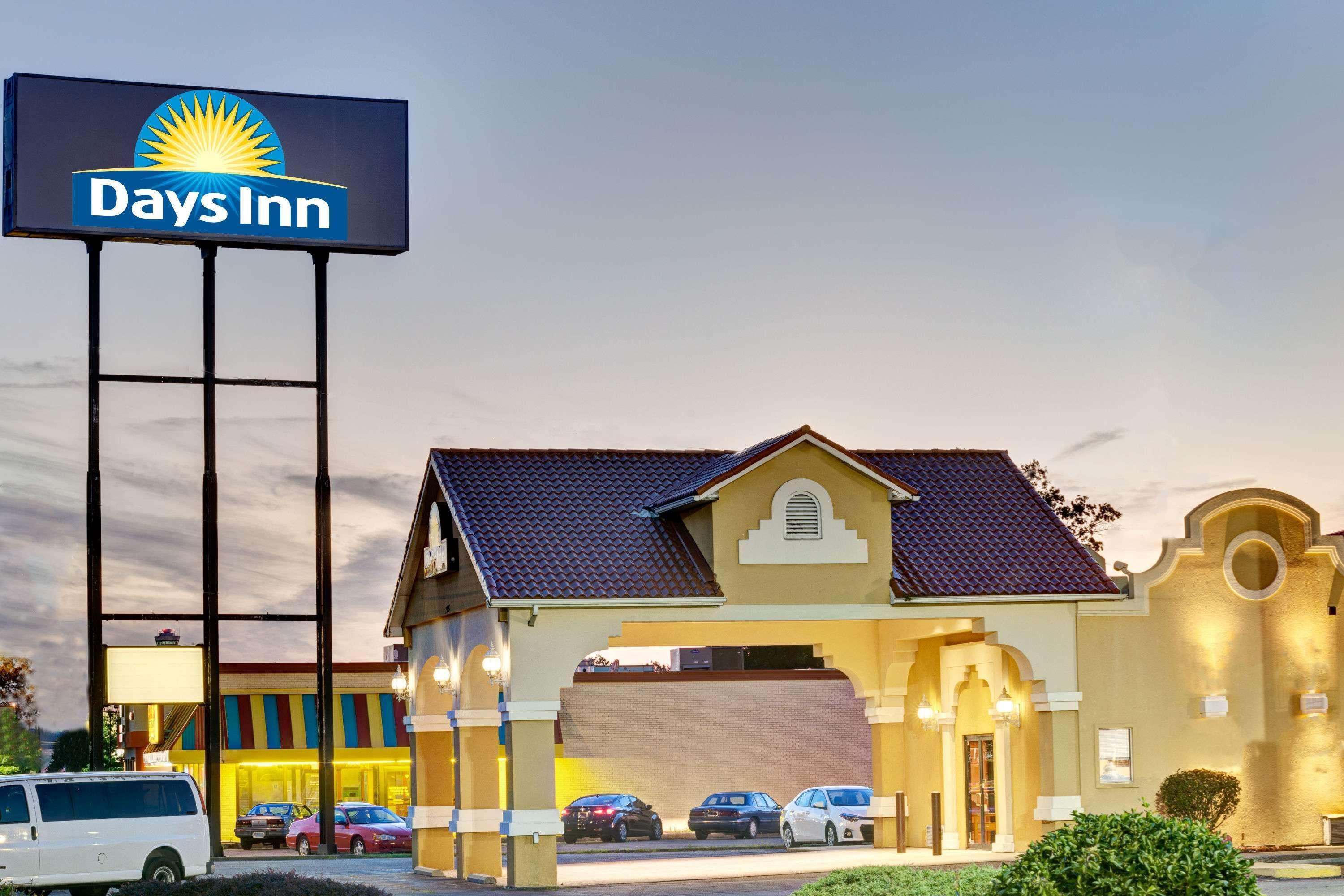 Days Inn By Wyndham Louisville Airport Fair And Expo Center Kültér fotó