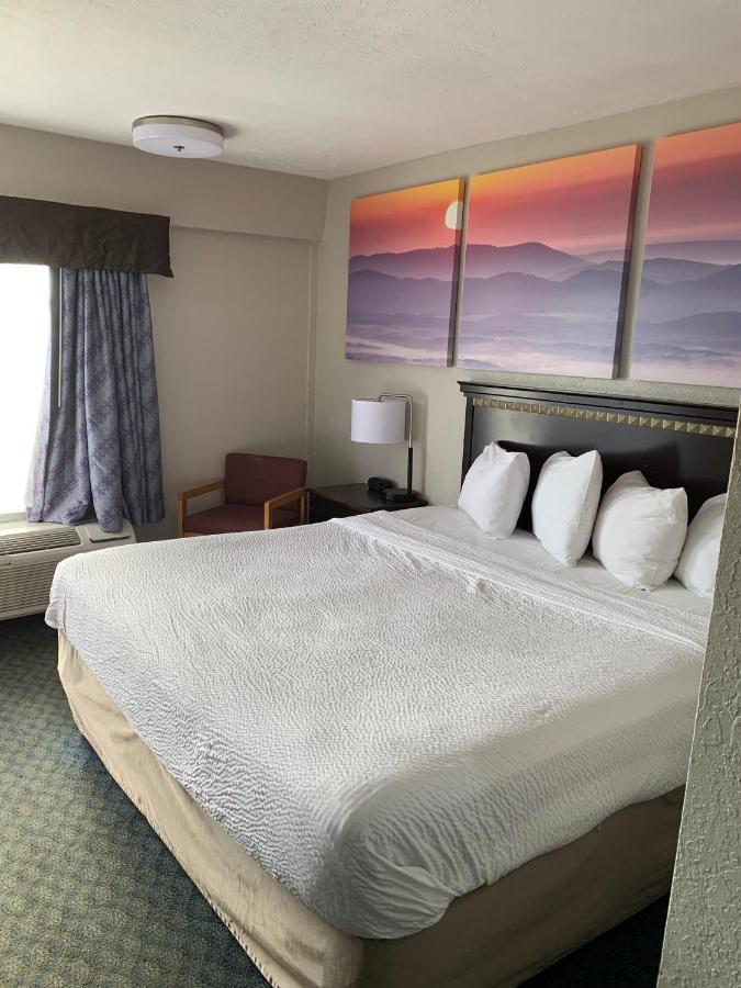 Days Inn By Wyndham Louisville Airport Fair And Expo Center Kültér fotó