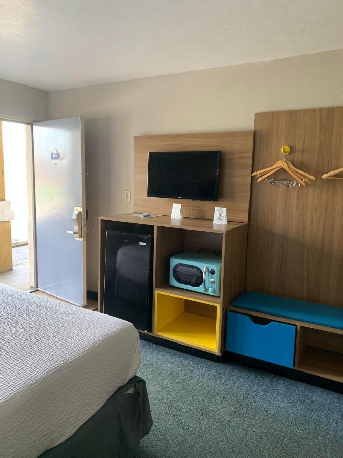 Days Inn By Wyndham Louisville Airport Fair And Expo Center Kültér fotó
