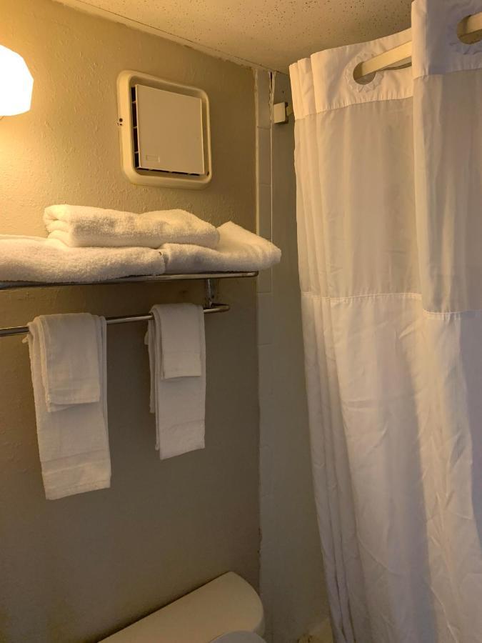 Days Inn By Wyndham Louisville Airport Fair And Expo Center Kültér fotó
